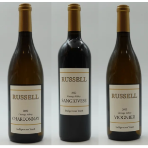 TILBUD 4: 36 Flasker: Bland selv 36 flasker af Chardonnay - Sangiovese - Viognier - Cienega Valley, Russell, 2022/2023 - SPAR 39% 